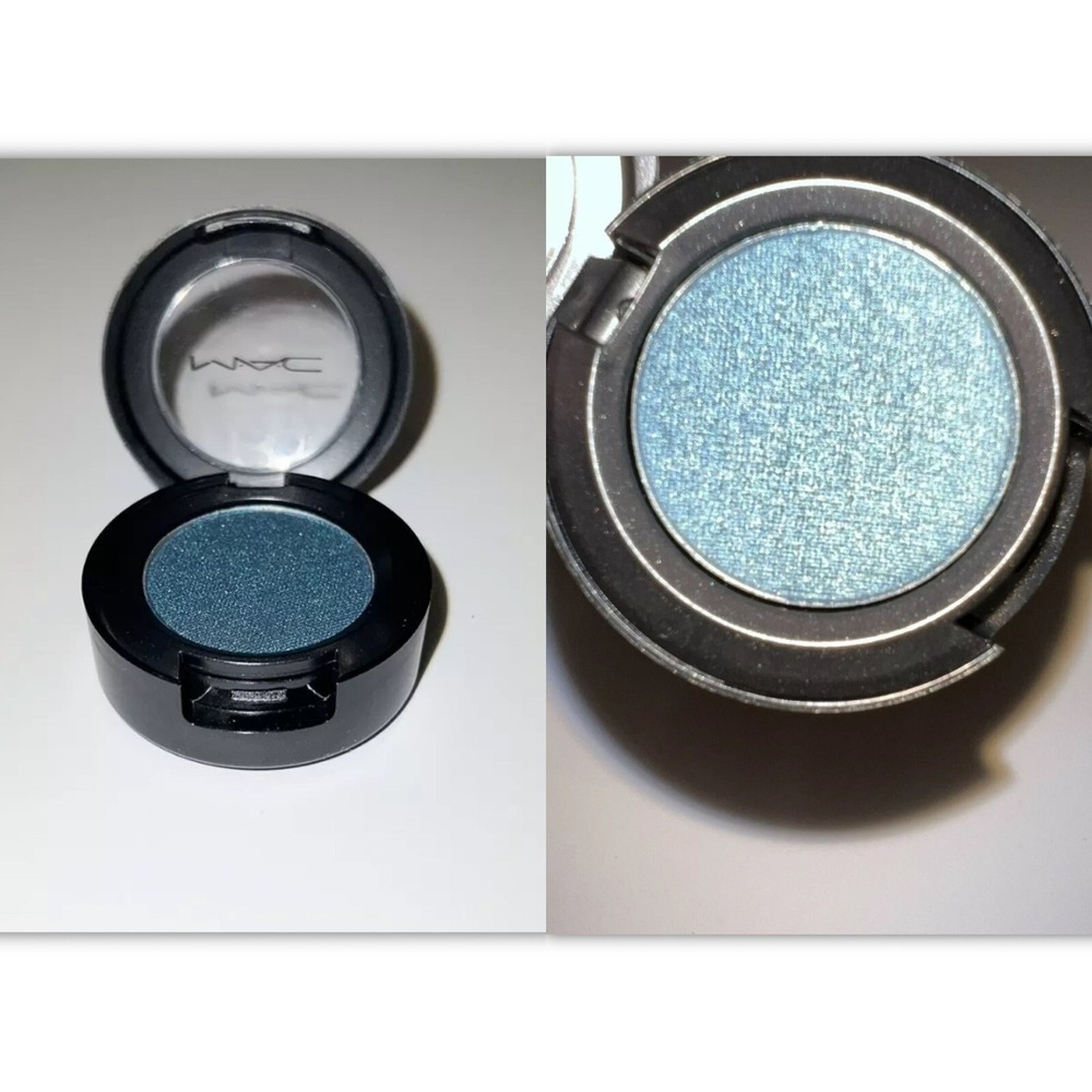 MAC Cosmetics Strike a Pose teal blue eyeshadow New in Box *rare*